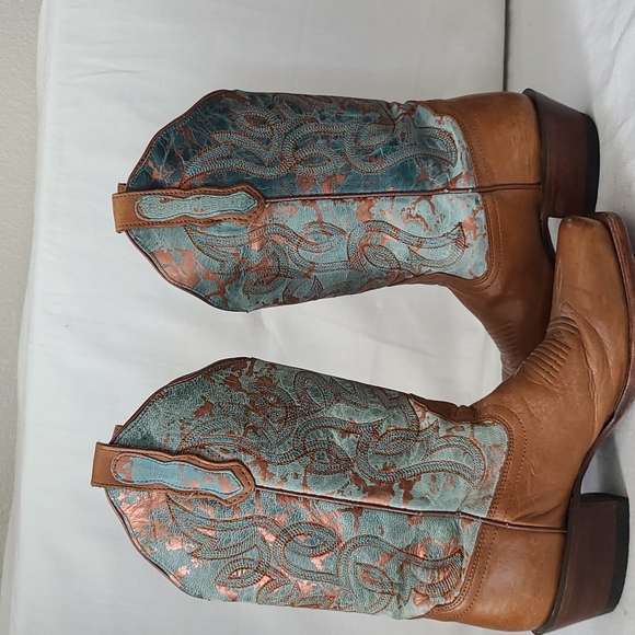 Boots - Picture 8 of 11